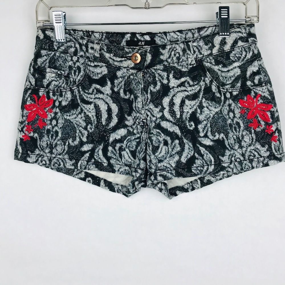 H&M Black White Lace Print Embroidered Shorts